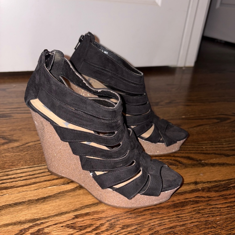 Elle Black and Tan Glitter Wedge Sandals 8